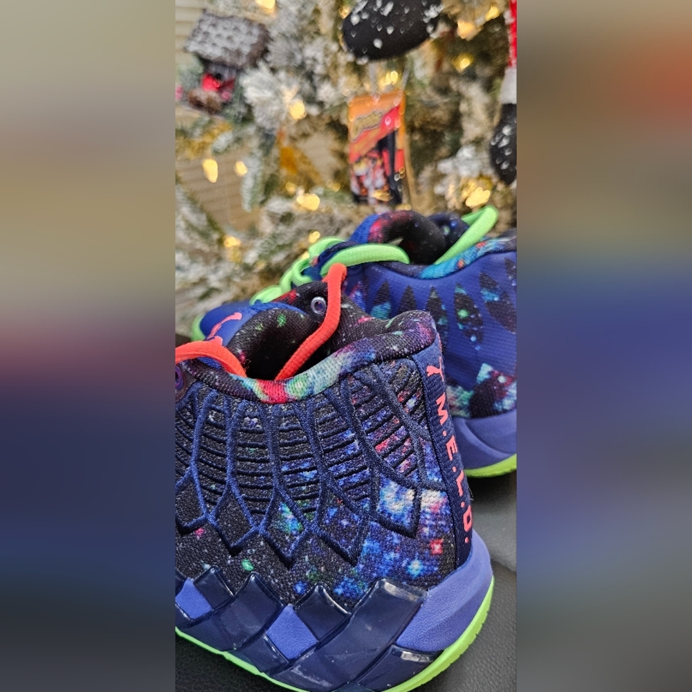 Lamelo Ball 1of1 Galaxy Pumas - Picture 3 of 11
